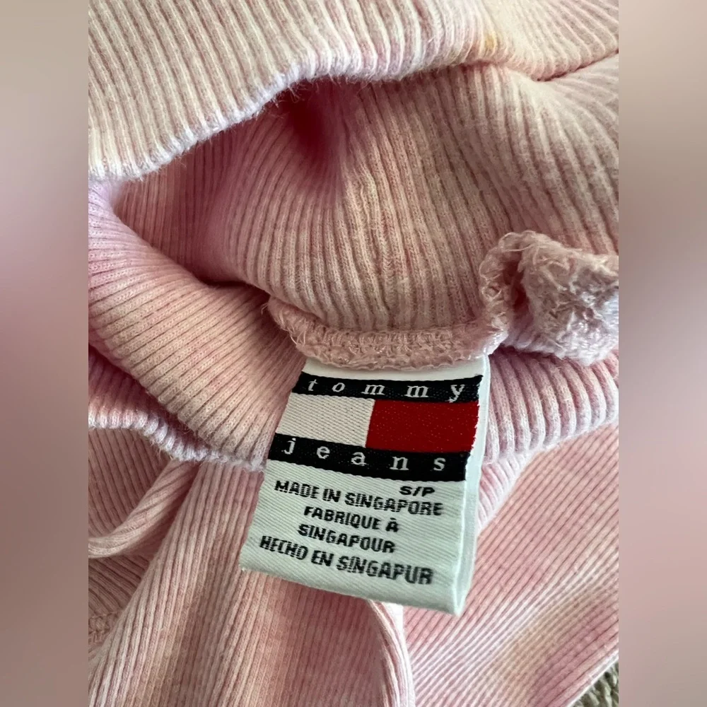 Tommy Hilfiger Pink Turtleneck Sweater – Size Small - Picture 7 of 7